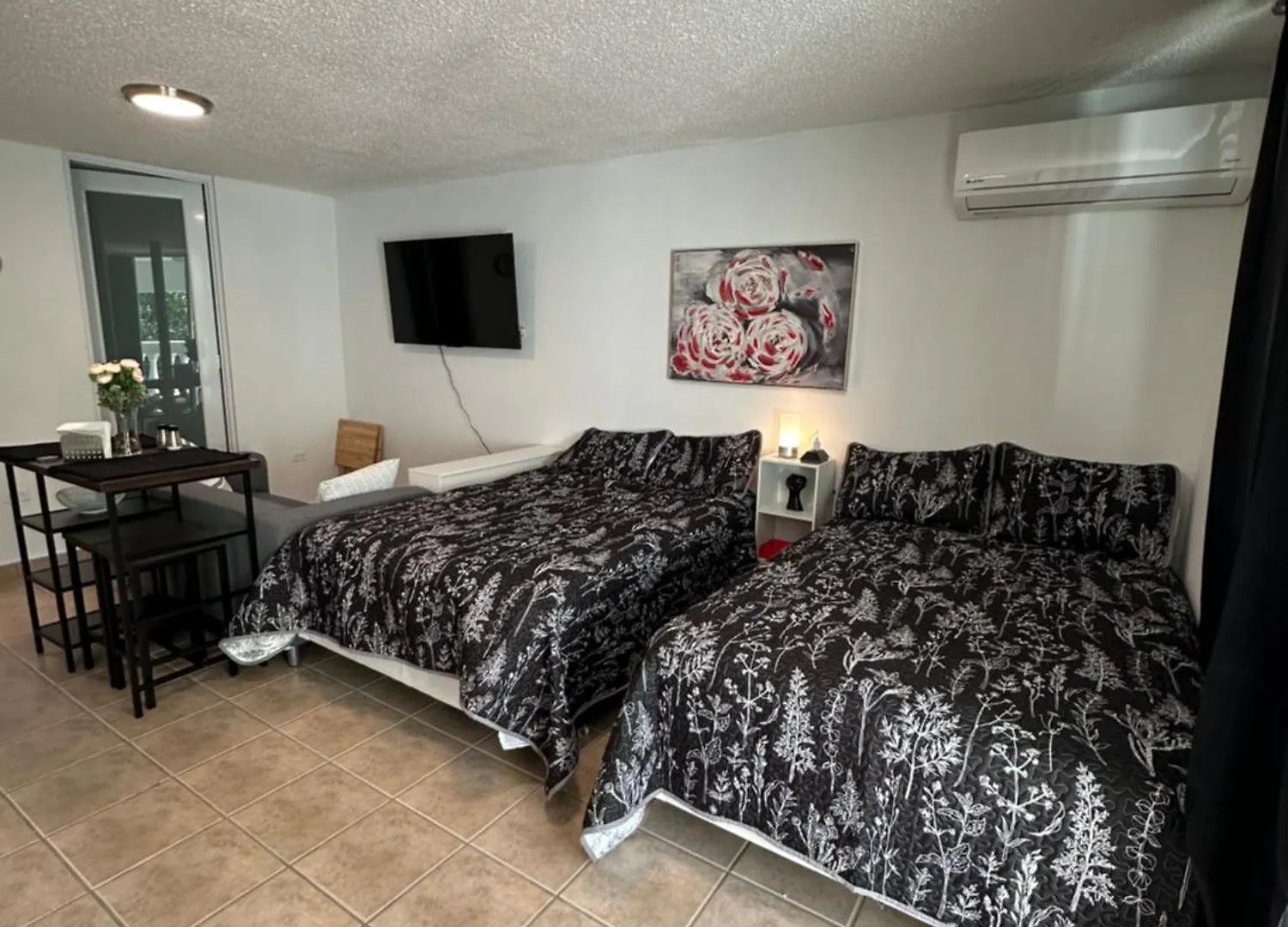 Beachfront Studio Apt W/ Full Kitchen & Pool Isabela Apartment