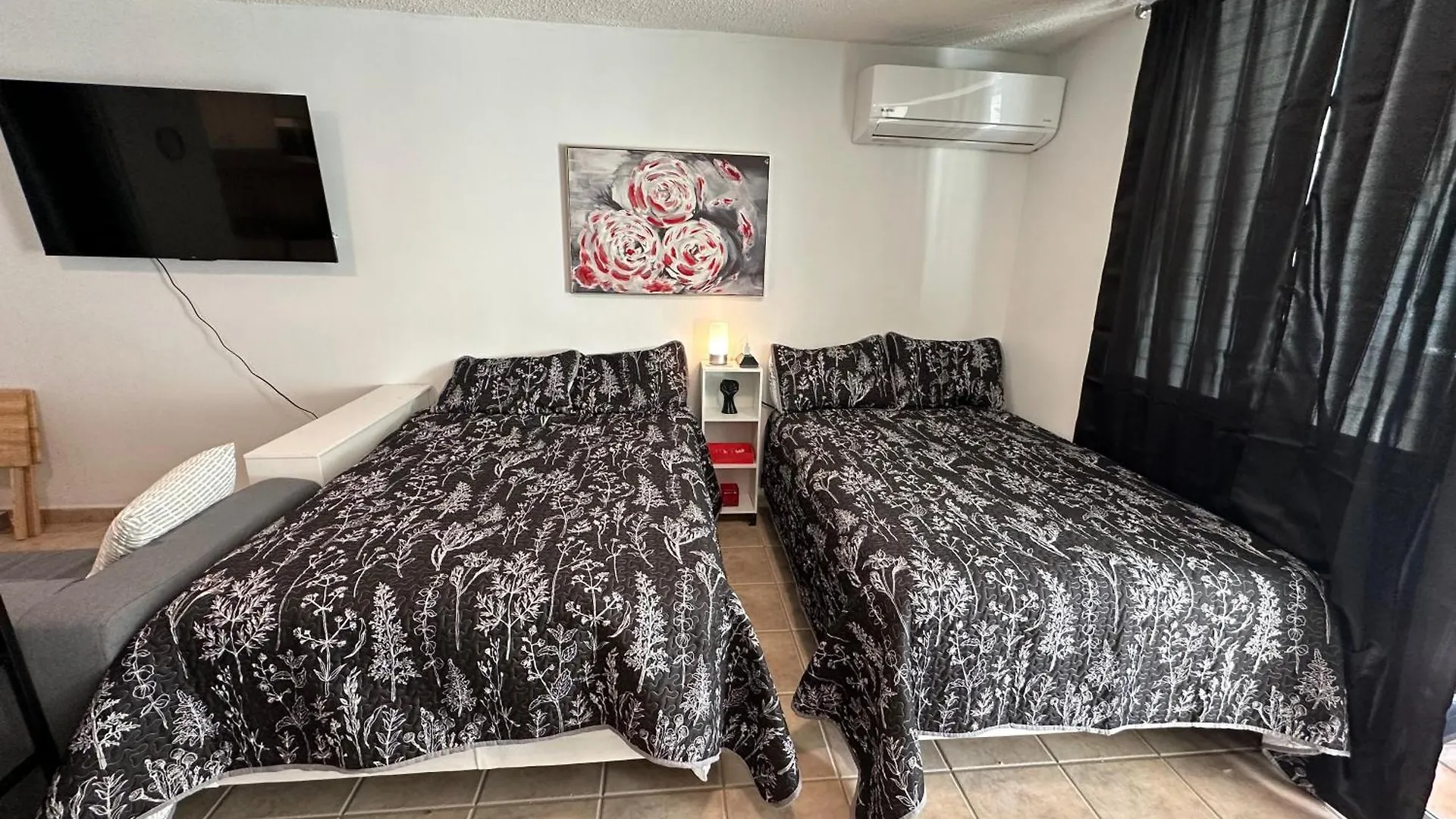 Beachfront Studio Apt W/ Full Kitchen & Pool contacts